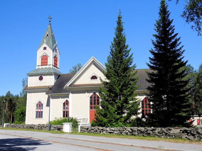 Lestijärven kirkko ulkoa.